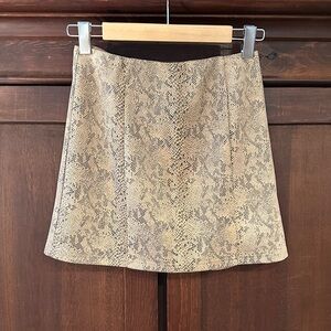 Women’s Faux Snake Skin mini skirt